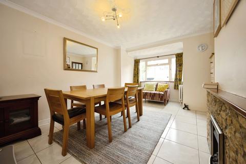 4 bedroom semi-detached house for sale, Bradgate Road, Bedford, Bedfordshire, MK40