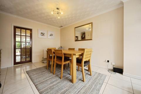 4 bedroom semi-detached house for sale, Bradgate Road, Bedford, Bedfordshire, MK40