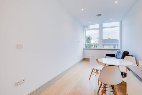 2 bedroom ground floor flat to rent, Broad House, Imperial Way, Harrow, HA2