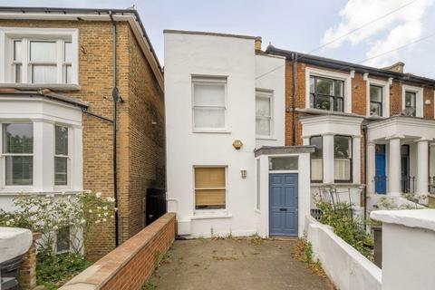 2 bedroom semi-detached house to rent, Cathnor Road, London W12