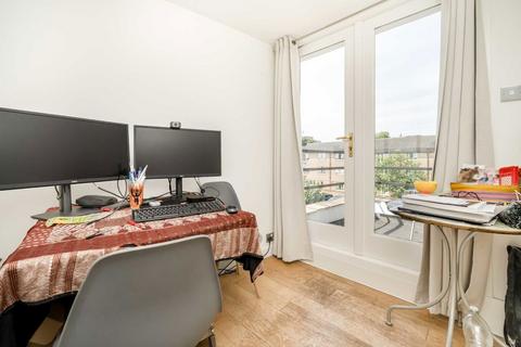 2 bedroom semi-detached house to rent, Cathnor Road, London W12