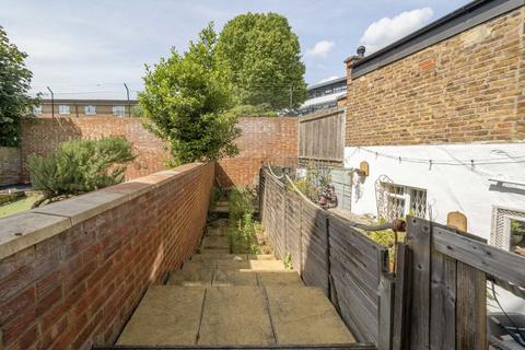 2 bedroom semi-detached house to rent, Cathnor Road, London W12