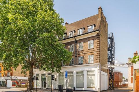 3 bedroom flat for sale, Chiswick High Road, London W4
