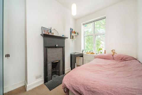 3 bedroom flat for sale, Chiswick High Road, London W4