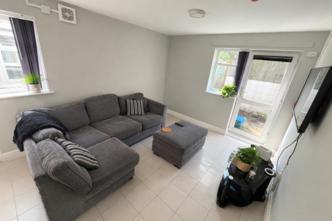 1 bedroom in a house share to rent, Merthyr Street, Cardiff CF24