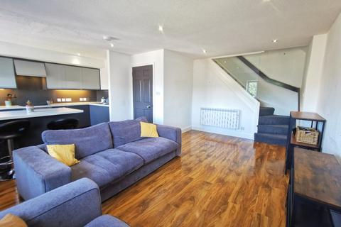 2 bedroom flat to rent, Highmill Court, West End, Dundee, DD2