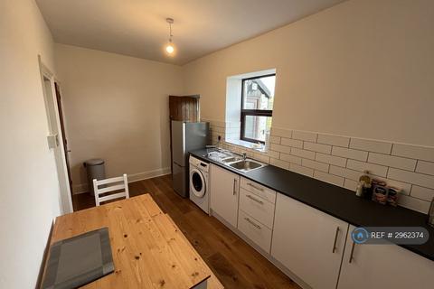 2 bedroom terraced house to rent, Springbank, Buxton, SK17