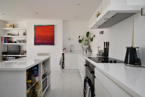 2 bed flat/apartment for rent in Marina, St. Leonards-On-Sea TN38