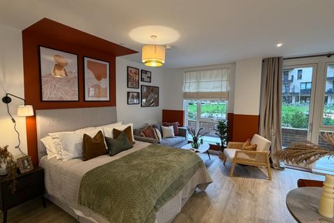 Studio to rent, Plot, at L&Q at Hayes Village LLR 1 Cranton Avenue UB3
