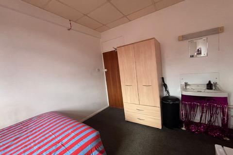 1 bedroom flat for sale, Montgomery House, Demense Road, Manchester M16