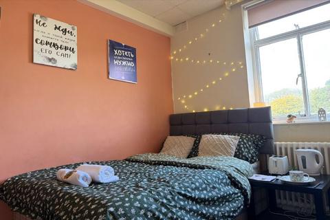 1 bedroom flat for sale, Montgomery House, Demense Road, Manchester M16