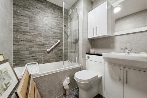 1 bedroom apartment for sale, Russell Court (A), Jesmond NE2
