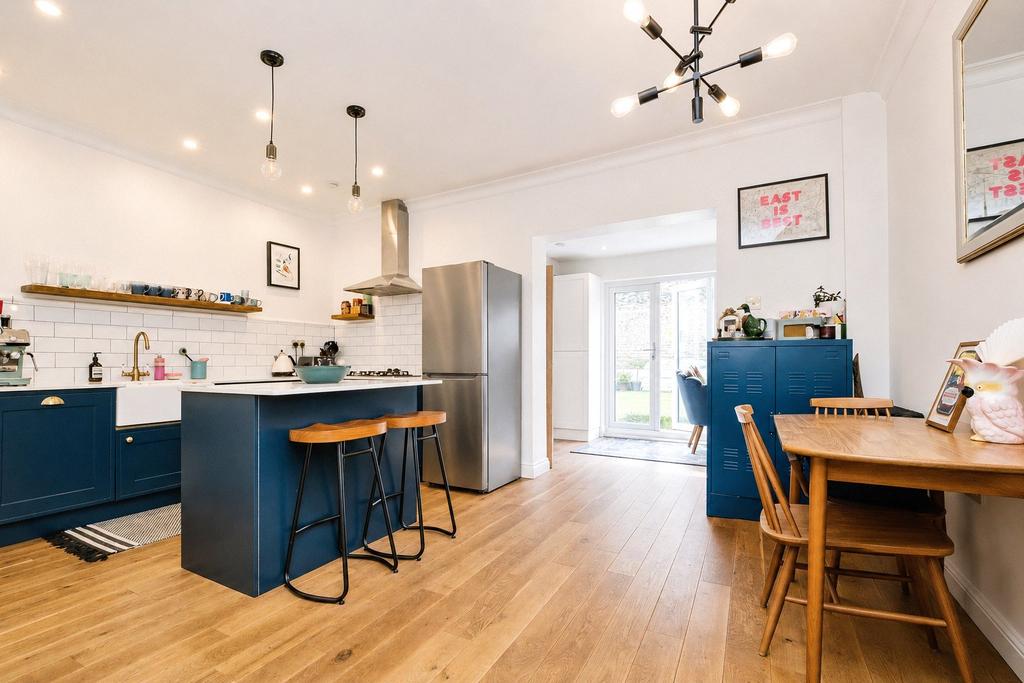 House in London, Upton Park - View 2