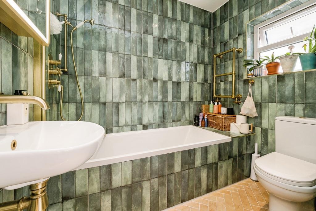 House in London, Upton Park - More
