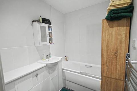1 bedroom flat for sale, Goldington Road, Bedford