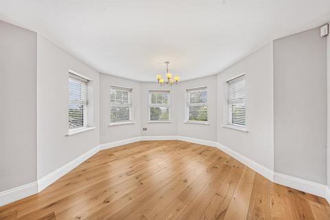 2 bedroom apartment for sale, Stag Lane, Essex IG9