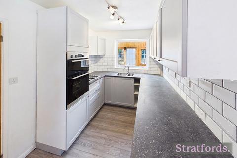 4 bedroom detached house to rent, Lothian Close, Bletchley, MK3