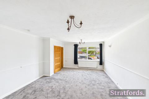 4 bedroom detached house to rent, Lothian Close, Bletchley, MK3