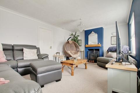 4 bedroom detached house for sale, New Road, Chatteris