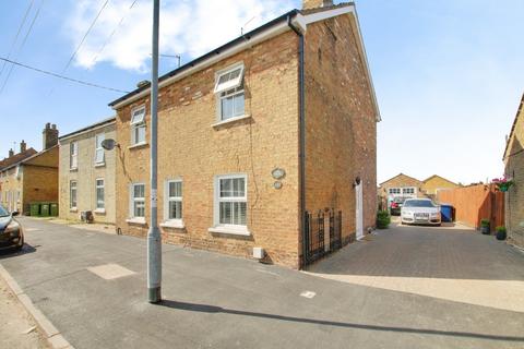 4 bedroom detached house for sale, New Road, Chatteris