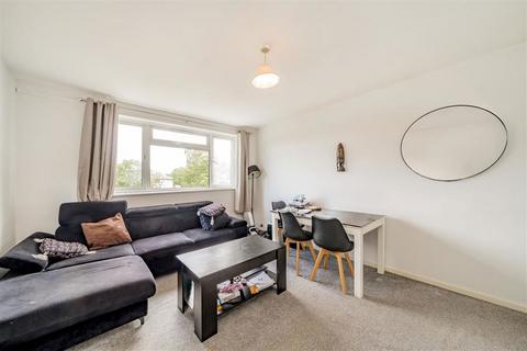 2 bedroom flat for sale, Burnt Ash Hill, London SE12