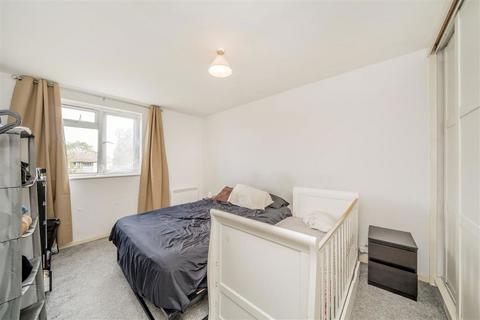 2 bedroom flat for sale, Burnt Ash Hill, London SE12
