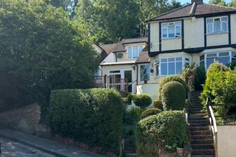 Milner Close, Caterham CR3