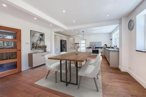 undefined, Purley CR8