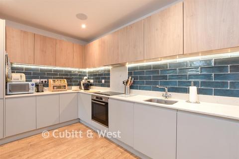 1 bedroom apartment for sale, St. Martin's Walk, Dorking, Surrey