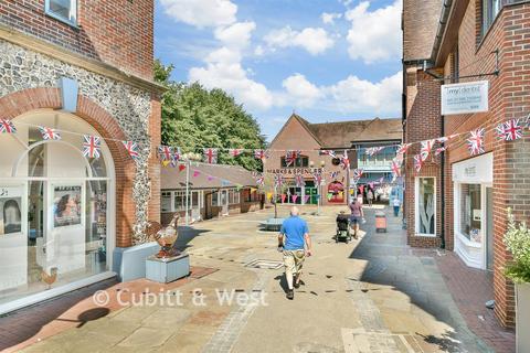 1 bedroom apartment for sale, St. Martin's Walk, Dorking, Surrey