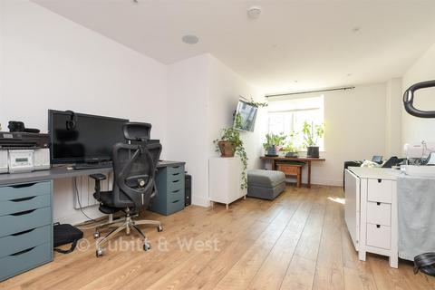 1 bedroom apartment for sale, St. Martin's House, Dorking RH4