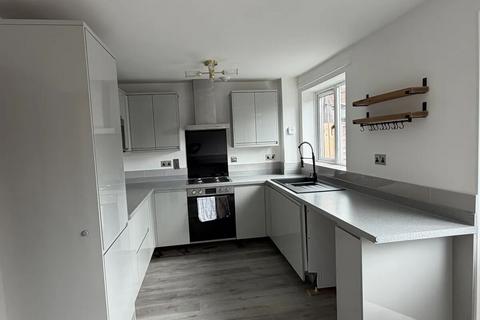 2 bedroom end of terrace house to rent, Mill Green, Newark, Nottinghamshire.