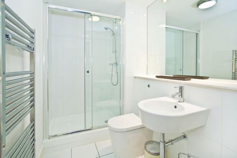 2 bedroom flat to rent, Turner Street, London E16