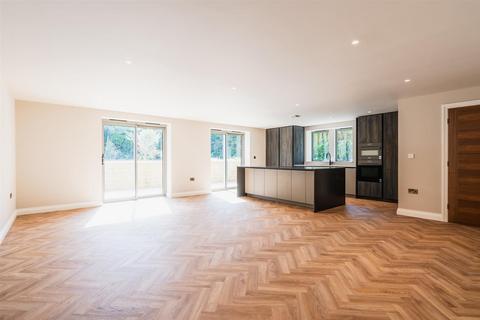 3 bedroom apartment for sale, Apartment 1 Vicarage Gardens, Vicarage Lane, Dore, Sheffield