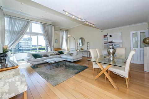 2 bedroom flat to rent, THE WATER GARDENS, London, W2
