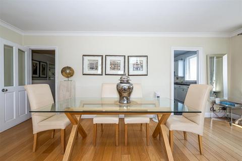 2 bedroom flat to rent, THE WATER GARDENS, London, W2
