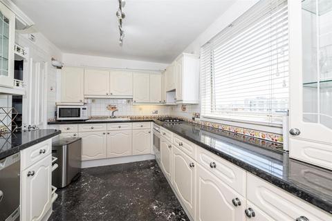 2 bedroom flat to rent, THE WATER GARDENS, London, W2