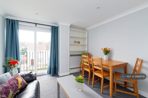 3 bedroom flat to rent, Rankin Drive, Edinburgh, EH9