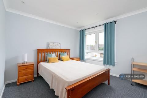 3 bedroom flat to rent, Rankin Drive, Edinburgh, EH9