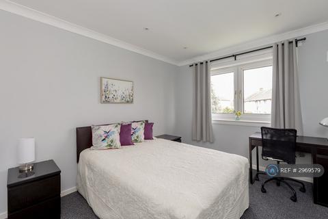 3 bedroom flat to rent, Rankin Drive, Edinburgh, EH9