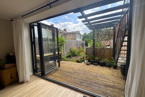 2 bedroom ground floor flat for sale, Browning Road, Manor Park, London, E12