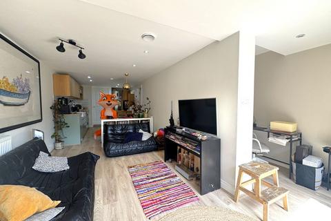 2 bedroom ground floor flat for sale, Browning Road, Manor Park, London, E12
