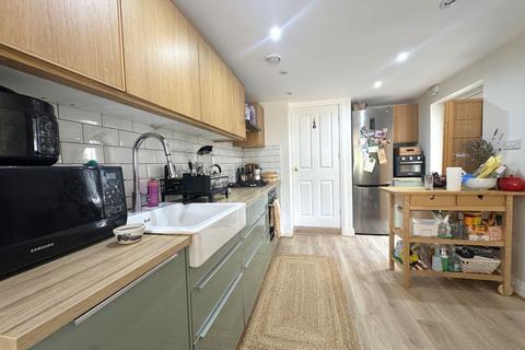 2 bedroom ground floor flat for sale, Browning Road, Manor Park, London, E12