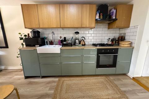 2 bedroom ground floor flat for sale, Browning Road, Manor Park, London, E12