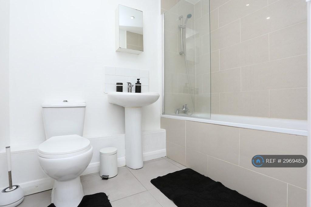 Apartment in London - More