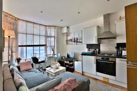 undefined, 42 Clasketgate, Lincoln LN2