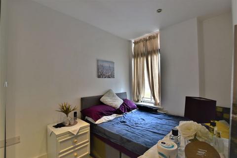 undefined, 42 Clasketgate, Lincoln LN2