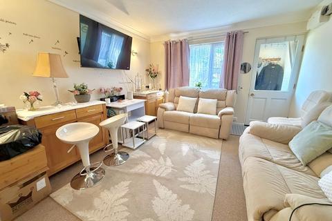 1 bedroom retirement property for sale, Oak Close, Dunstable