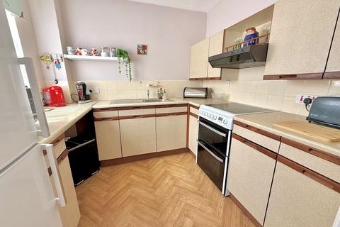 2 bedroom retirement property for sale, Longhedge, Dunstable