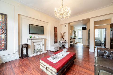 3 bedroom flat for sale, Thurloe Place, South Kensington, London, SW7